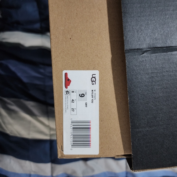 UGG Red Fluffy Sandals, Never Worn - Picture 12 of 12